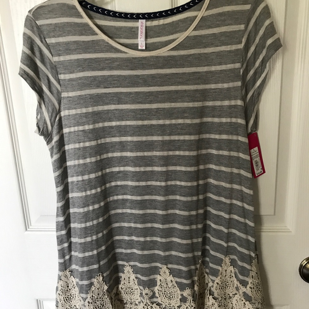 Xhilaration size L striped lace trim top